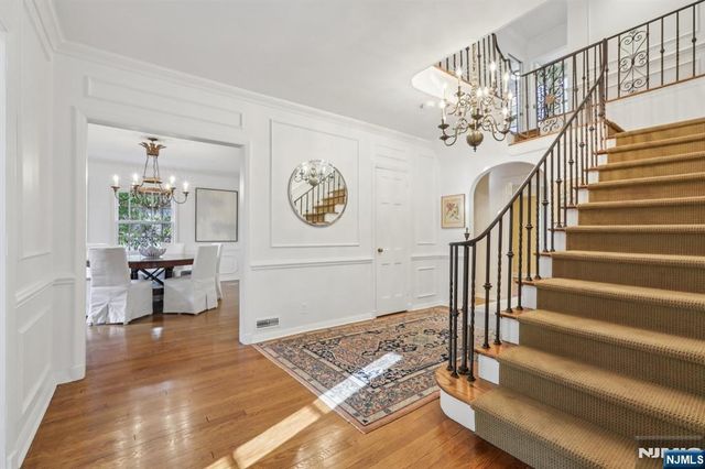 215 Beechwood Road, Ridgewood, NJ 07450