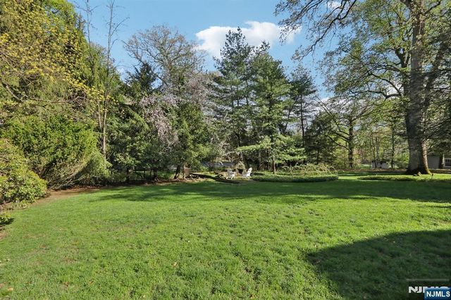 215 Beechwood Road, Ridgewood, NJ 07450