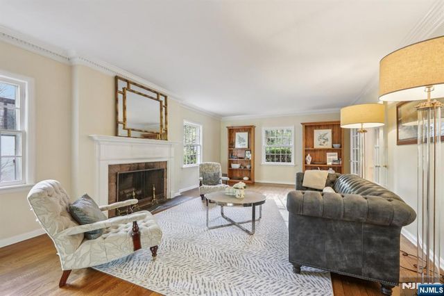 215 Beechwood Road, Ridgewood, NJ 07450