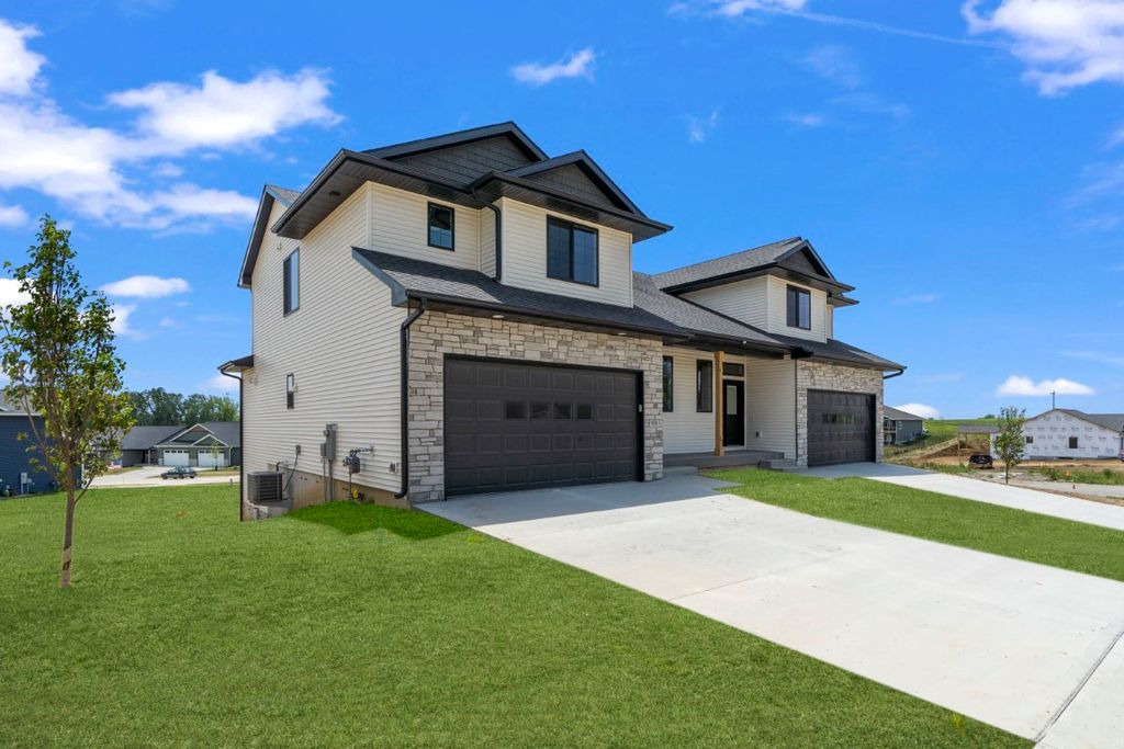 922 Prairie View Drive, West Branch, IA 52358