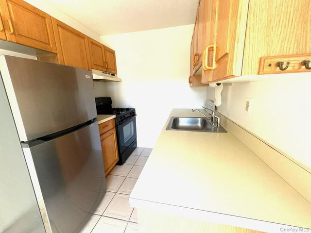 41 Vista Drive, Nanuet, NY 10954