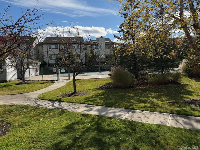 41 Vista Drive, Nanuet, NY 10954