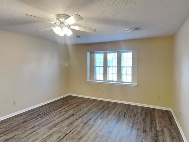 5702 Kiowa Timbers Drive, Humble, TX 77346