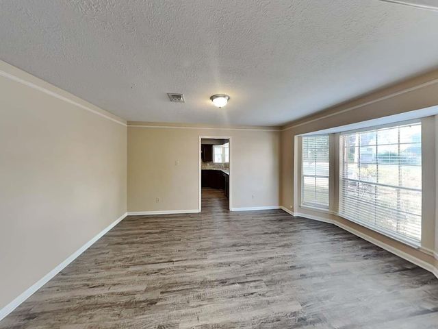 5702 Kiowa Timbers Drive, Humble, TX 77346