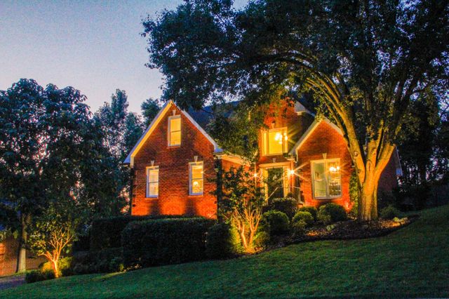 7229 River Bend Rd, Nashville, TN 37221