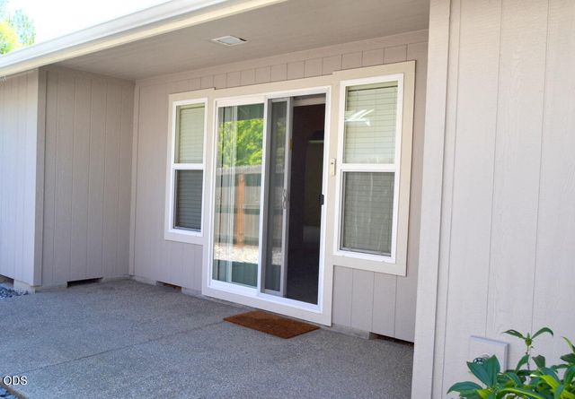 2750 SW Mistybrook Drive, Grants Pass, OR 97527