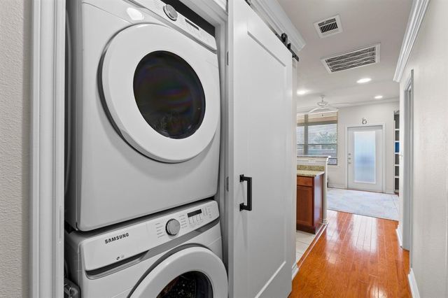 305 E 31st ST 2, Austin, TX 78705