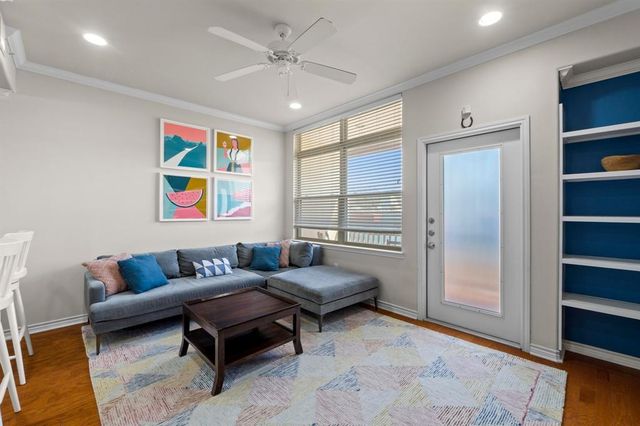 305 E 31st ST 2, Austin, TX 78705