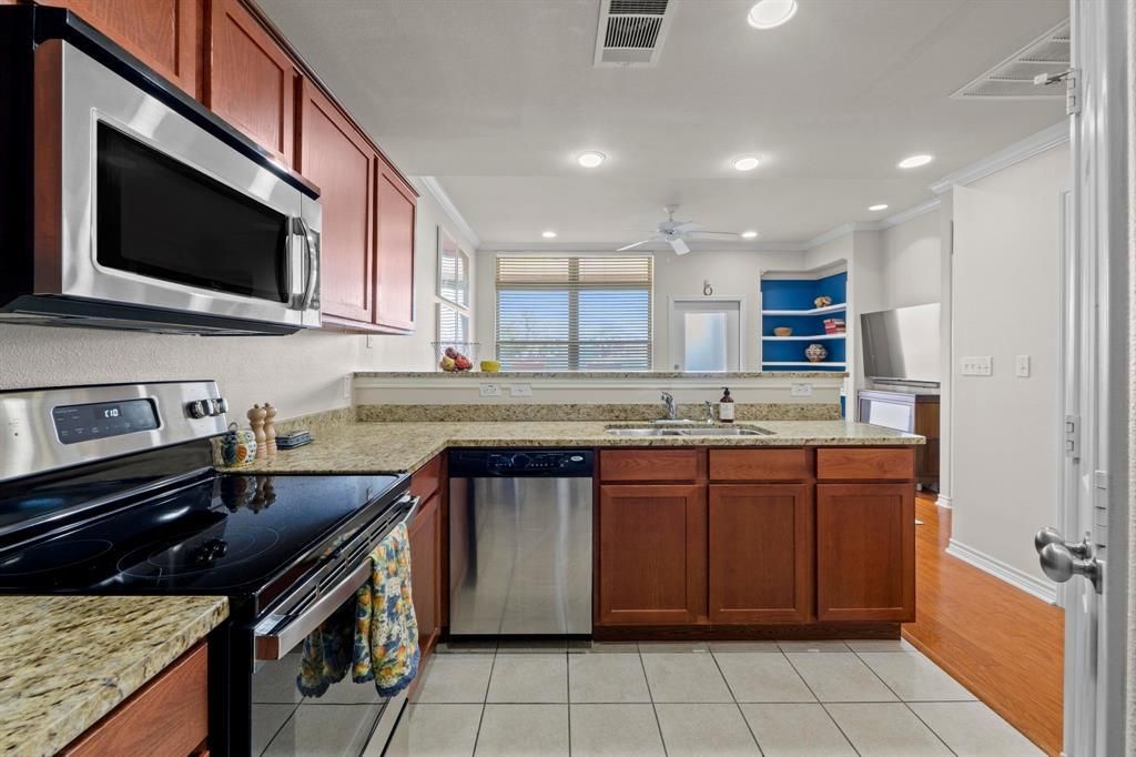 305 E 31st ST 2, Austin, TX 78705