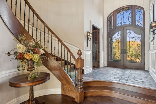 1051 Oakmont Court, Woodstock, IL 60098