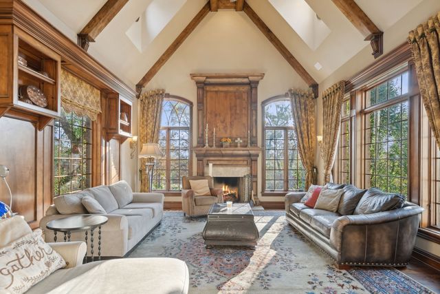 1051 Oakmont Court, Woodstock, IL 60098