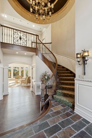 1051 Oakmont Court, Woodstock, IL 60098