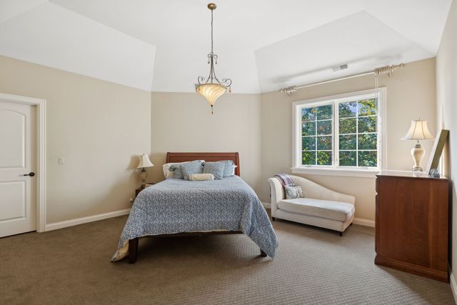 1051 Oakmont Court, Woodstock, IL 60098