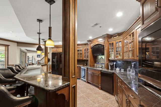 1051 Oakmont Court, Woodstock, IL 60098