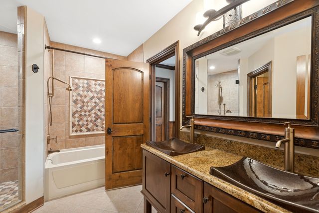 1051 Oakmont Court, Woodstock, IL 60098