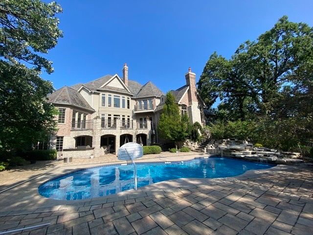 1051 Oakmont Court, Woodstock, IL 60098