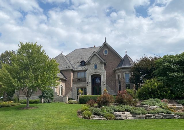 1051 Oakmont Court, Woodstock, IL 60098