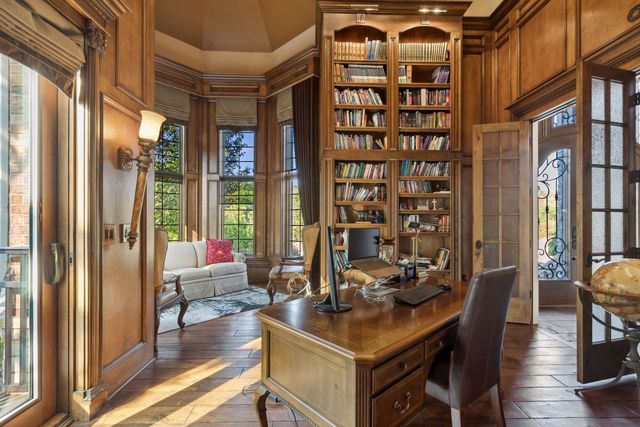 1051 Oakmont Court, Woodstock, IL 60098