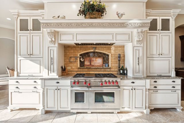 1051 Oakmont Court, Woodstock, IL 60098
