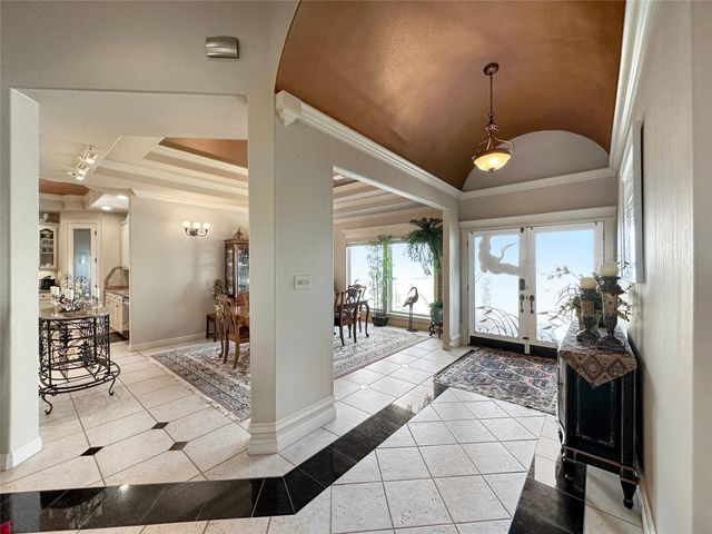 813 Pinata Drive, Crystal Beach, TX 77650