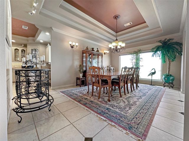 813 Pinata Drive, Crystal Beach, TX 77650