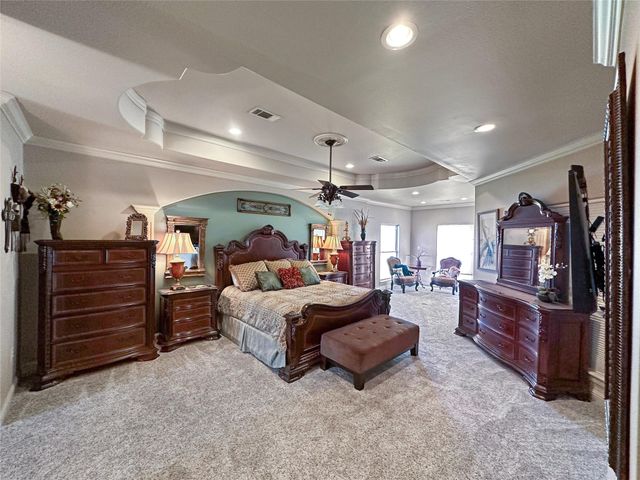 813 Pinata Drive, Crystal Beach, TX 77650