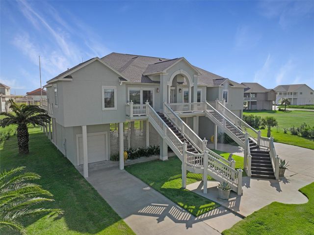 813 Pinata Drive, Crystal Beach, TX 77650