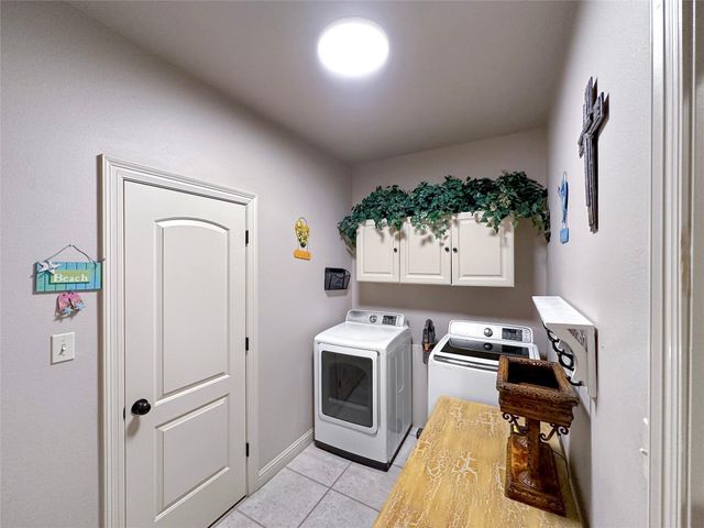 813 Pinata Drive, Crystal Beach, TX 77650