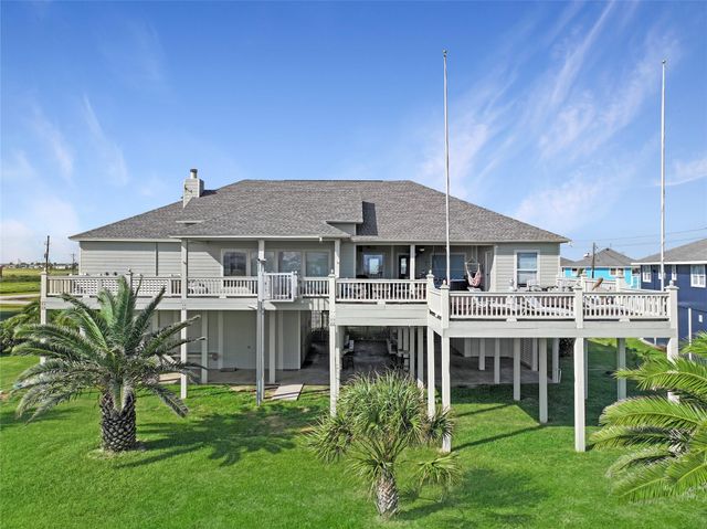 813 Pinata Drive, Crystal Beach, TX 77650