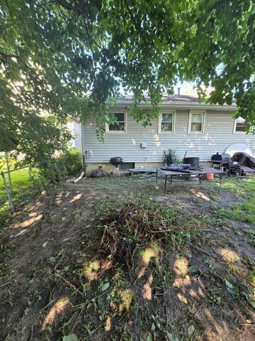 1715 Polk Street NE, Minneapolis, MN 55413