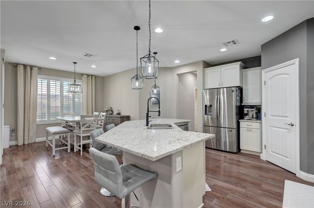 7694 Canyon Diablo Road, Las Vegas, NV 89179