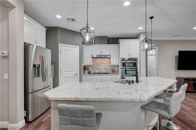7694 Canyon Diablo Road, Las Vegas, NV 89179