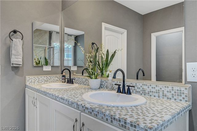7694 Canyon Diablo Road, Las Vegas, NV 89179