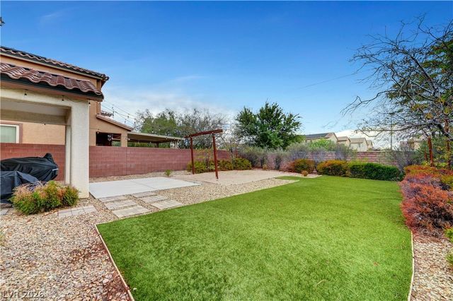 7694 Canyon Diablo Road, Las Vegas, NV 89179