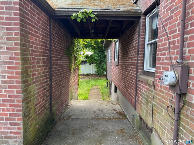 337 Jewett Avenue, Bridgeport, CT 06606