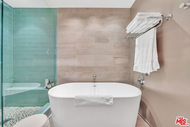 824 Amherst Avenue 1, Los Angeles, CA 90049