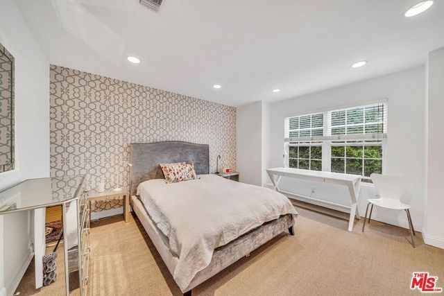 824 Amherst Avenue 1, Los Angeles, CA 90049