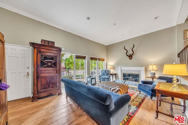 824 Amherst Avenue 1, Los Angeles, CA 90049