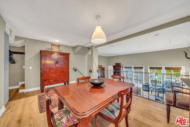 824 Amherst Avenue 1, Los Angeles, CA 90049