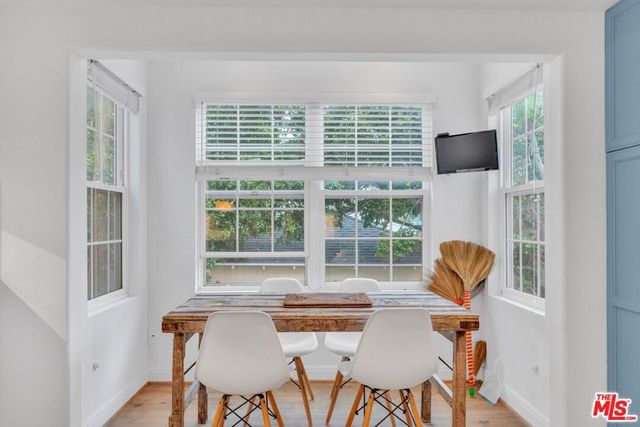 824 Amherst Avenue 1, Los Angeles, CA 90049