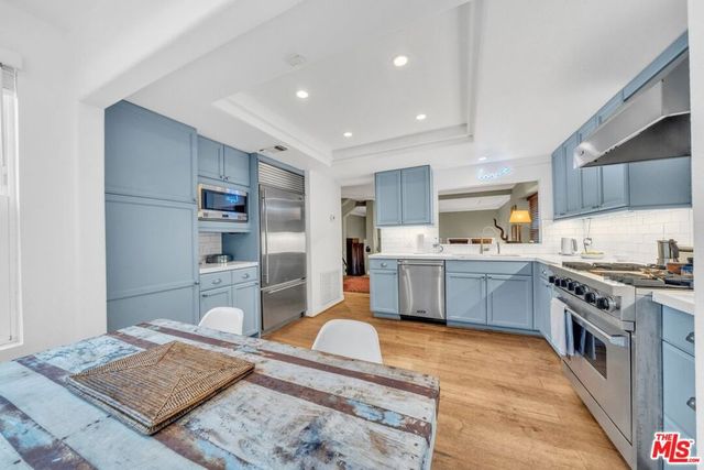 824 Amherst Avenue 1, Los Angeles, CA 90049