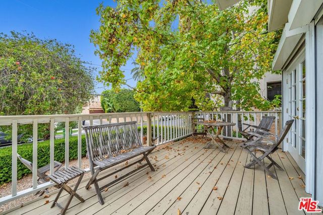 824 Amherst Avenue 1, Los Angeles, CA 90049