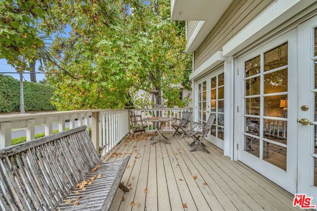 824 Amherst Avenue 1, Los Angeles, CA 90049