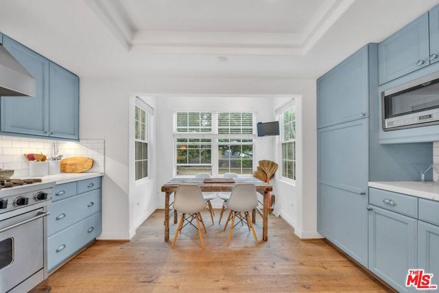 824 Amherst Avenue 1, Los Angeles, CA 90049