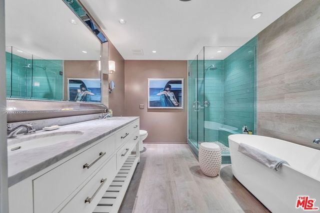 824 Amherst Avenue 1, Los Angeles, CA 90049