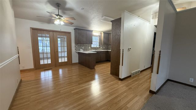 1704 S 3rd Avenue, Marshalltown, IA 50158