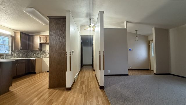 1704 S 3rd Avenue, Marshalltown, IA 50158