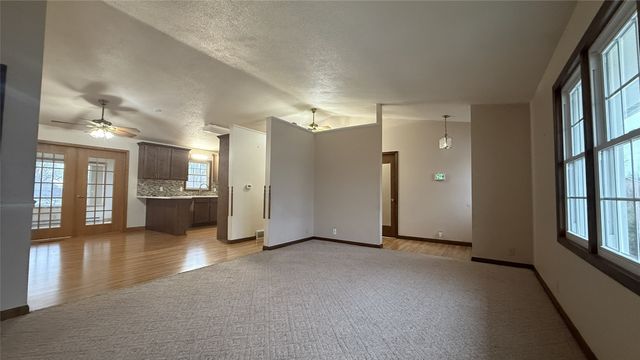 1704 S 3rd Avenue, Marshalltown, IA 50158