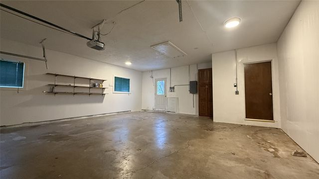 1704 S 3rd Avenue, Marshalltown, IA 50158