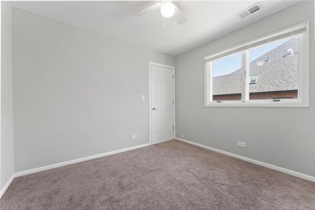 161 W Greenfield Avenue, Lombard, IL 60148